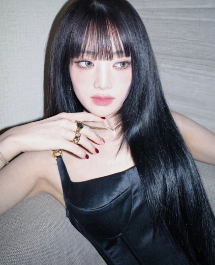 민니 겨신감 넘치는 인스타 셀카 화제