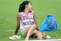 육상 김민지 발바닥 끝나고 쉬는 장면 운동화 벗은 맨발에 시선 집중