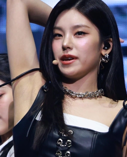 있지 예지 확대겨 실루엣 캡처
