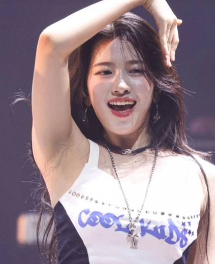 겨잘알들 열광한 땀에 젖은 겨드랑이