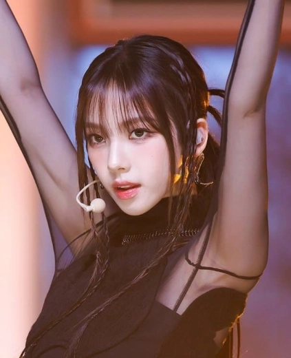 에스파 카리나 섹드랑이 터진 올블랙 무대 포즈 레전드