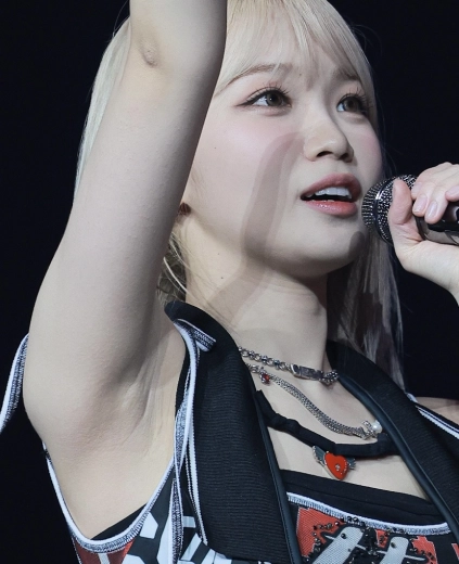 르세라핌 김채원 확대겨 제대로 잡힌 무대