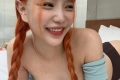 한아름송이 발 클로즈업 비키니 입고 엎드린 침대 셀카 레전드