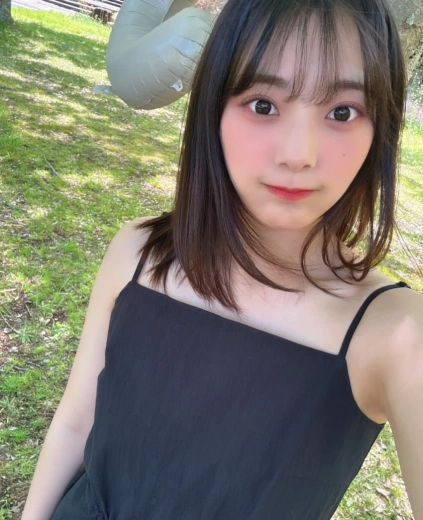 QWER 이시연 은근슬겨 셀카샷 시선 고정