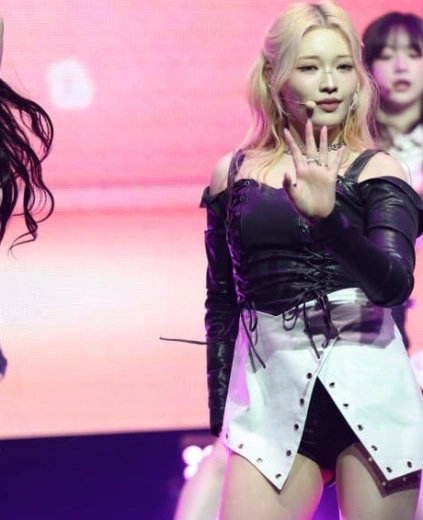 빌리 츠키 두툼겨 드러난 안무 각도