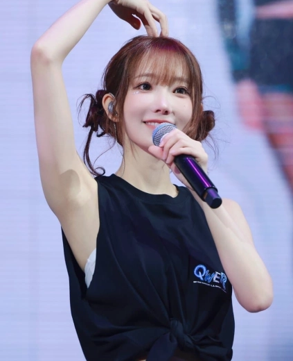 마젠타 활짝겨 하트 포즈 디시 겨갤 난리