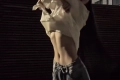 군살없는 복근 얄짤없으