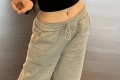 편안한 느낌 배꼽노출