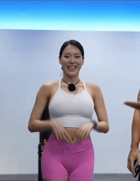 핏블리 채널에서 포착된 애라쌤 움푹겨