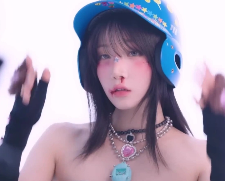 팔 들자마자 시선 정지 트리플에스 김나경 겨주름