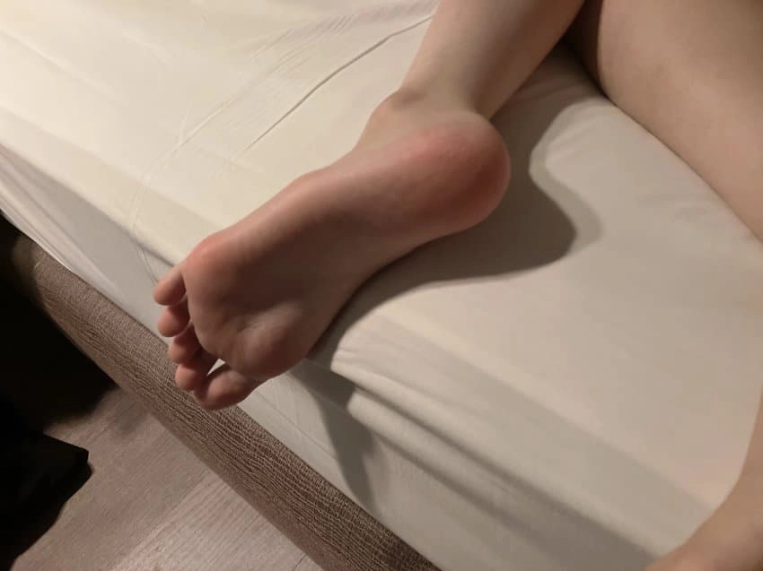 자취방 여친 발컷 뒷꿈치까지 현실감 레전드