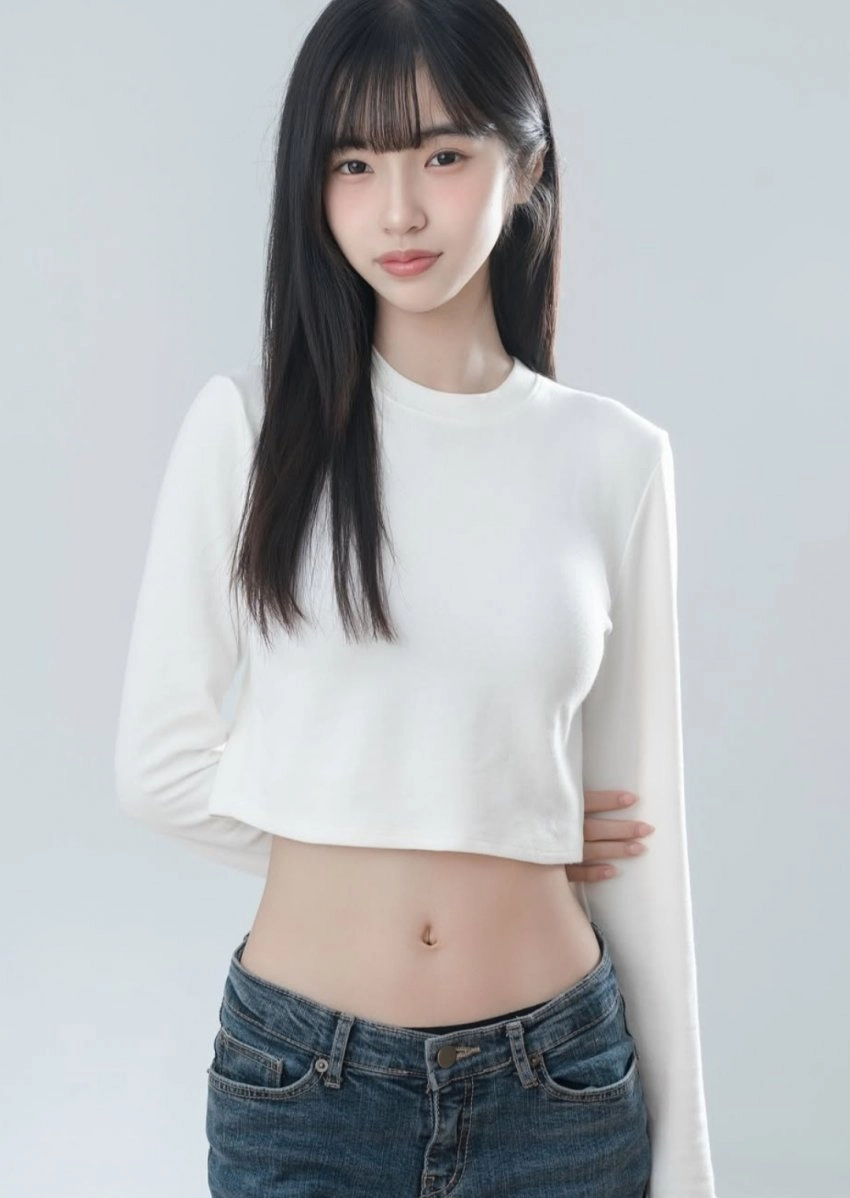 흰티 청바지 긴생머리 굿조합