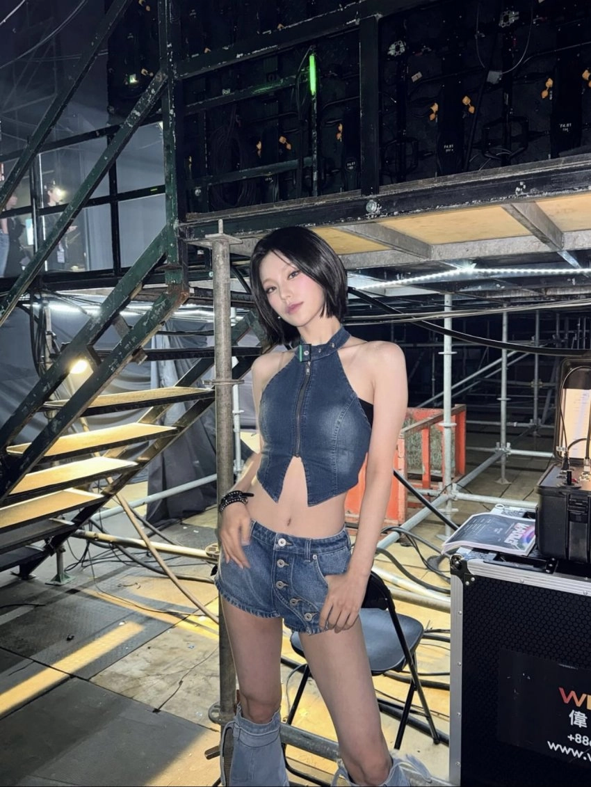 잠시 잊고있던 원조 배꼽퀸