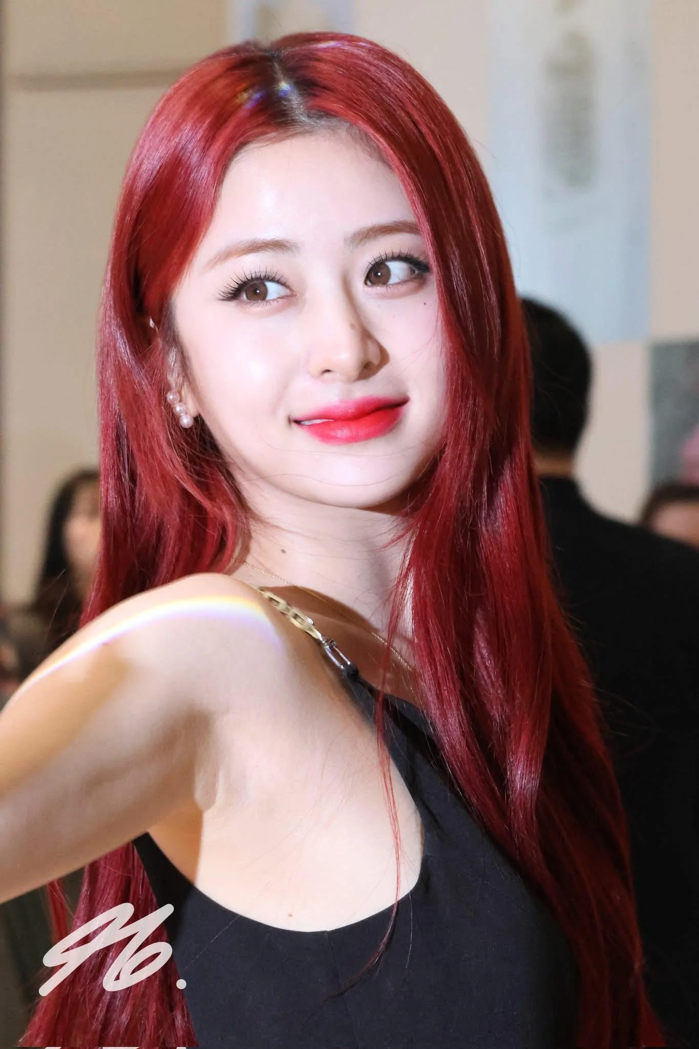허윤진 섹시겨 포착된 행사장