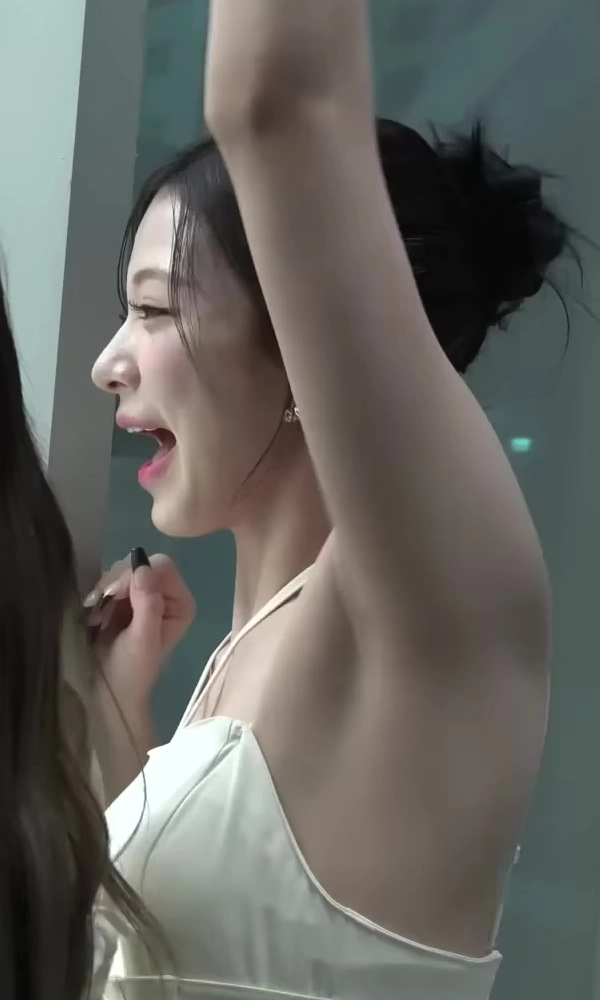 프미나 이채영 섹드랑이
