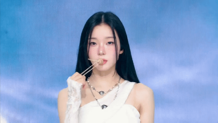 이프아이 카시아 활짝겨 팬덤 사이 공유 폭발