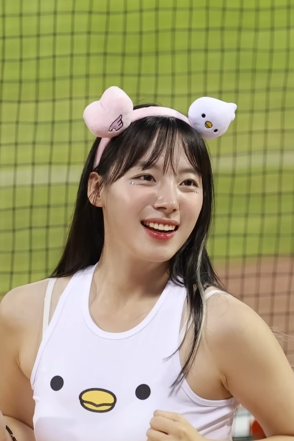 치어리더 하지원 넓적겨 그대로 드러난 응원 직캠