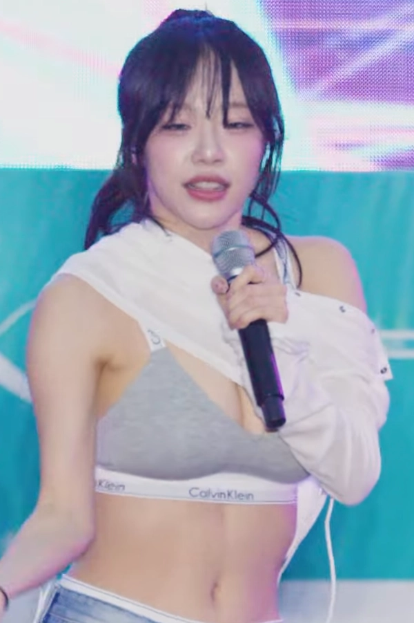 시그니처 지원 슴드랑이 출렁이는 안무 직캠