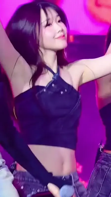 클라씨 채원 섹드랑이 터진 생지 탑 라인