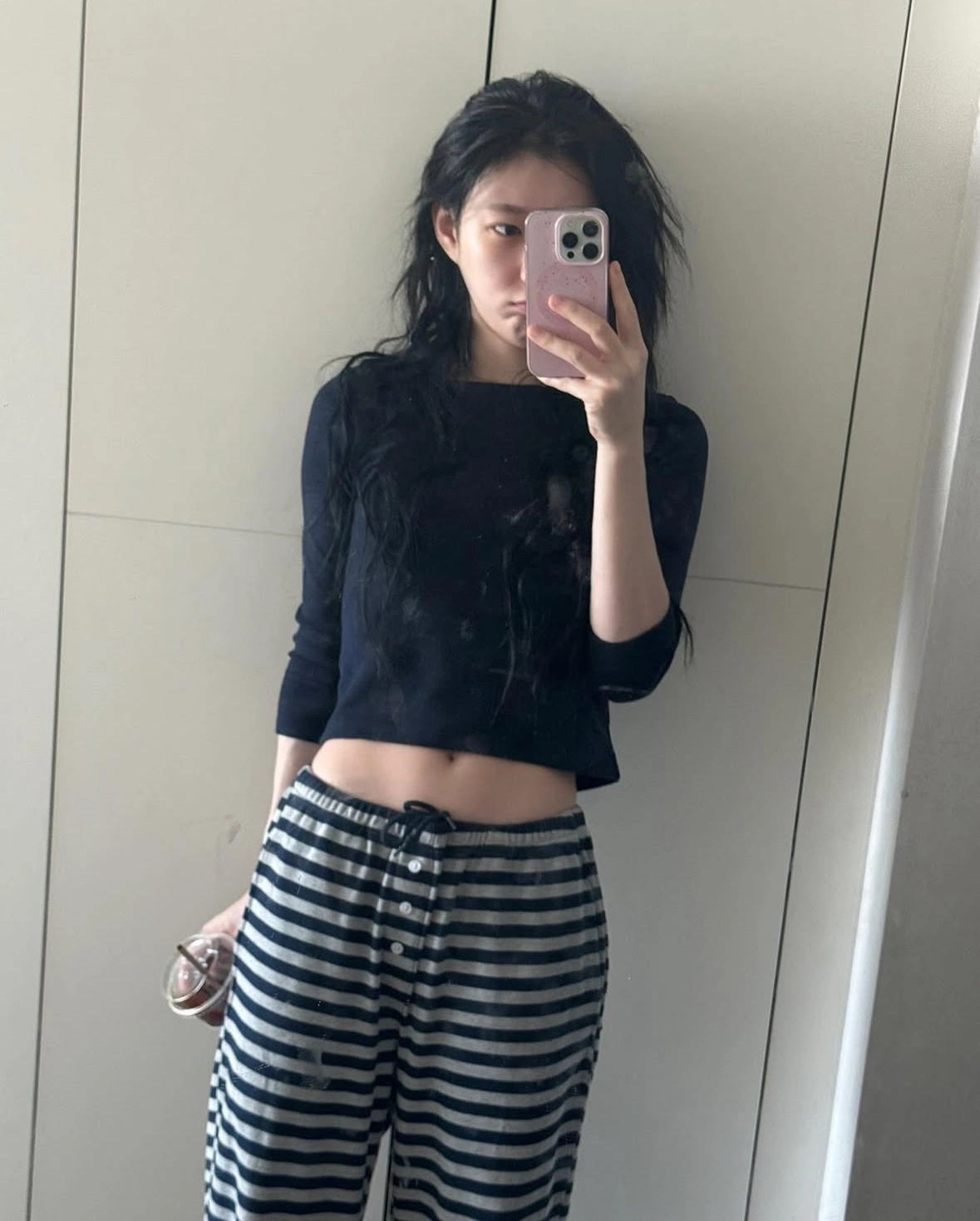 자다가 막 꺤듯한 채령