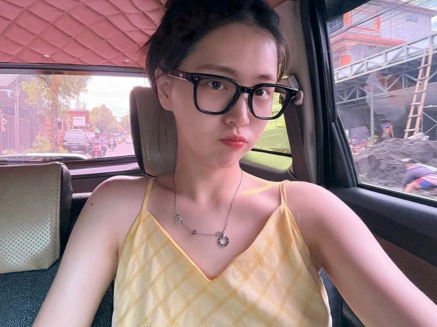 김지은 섹드랑이 노브라 각도 무방비로 포착