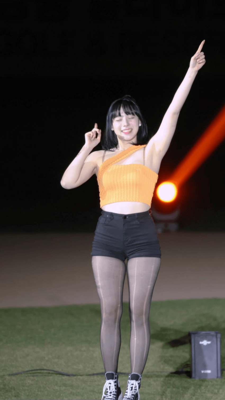 치어리더 하지원 호불호 몸매 “탄탄해서 좋다” vs “너무 과함”