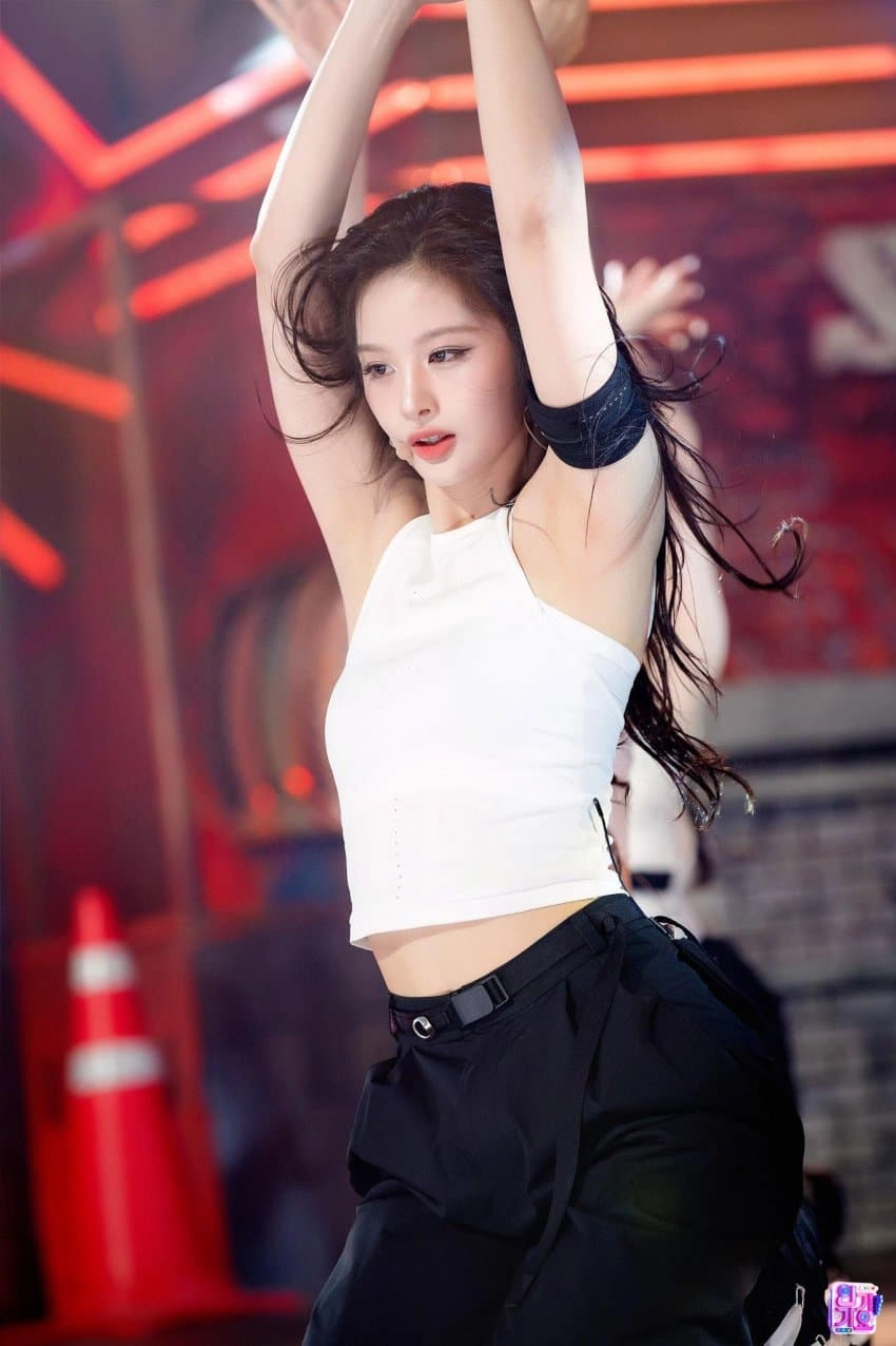 엔믹스 설윤 넓적겨 포착된 무대