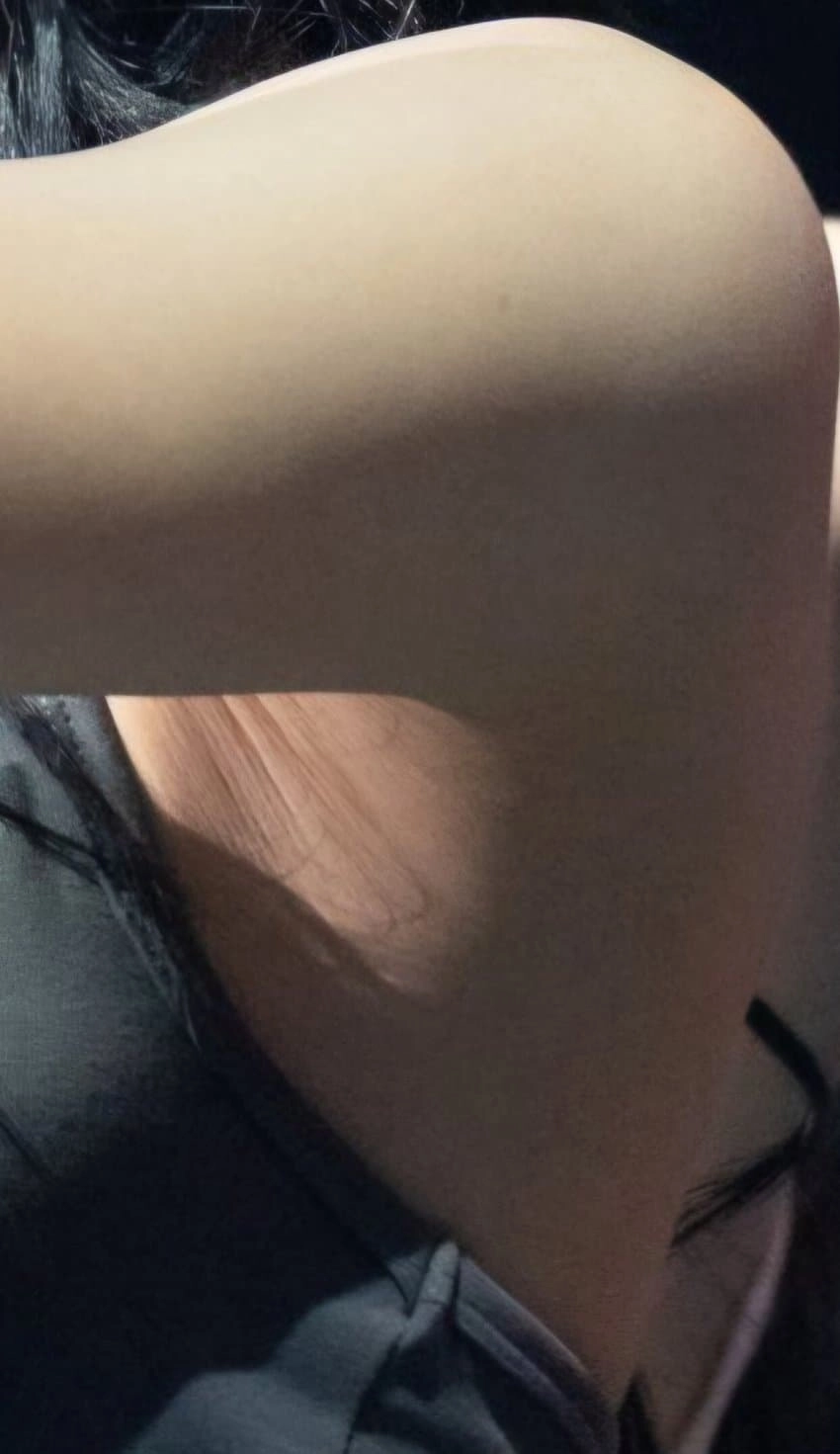 오마이걸 유아 확대겨 클로즈업 사진 한 장