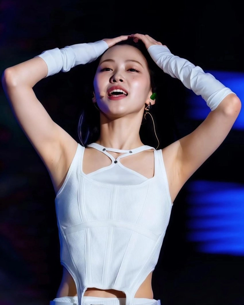 류진 겨드랑이 점 캡처 확산 있지 무대 장면 또 회자