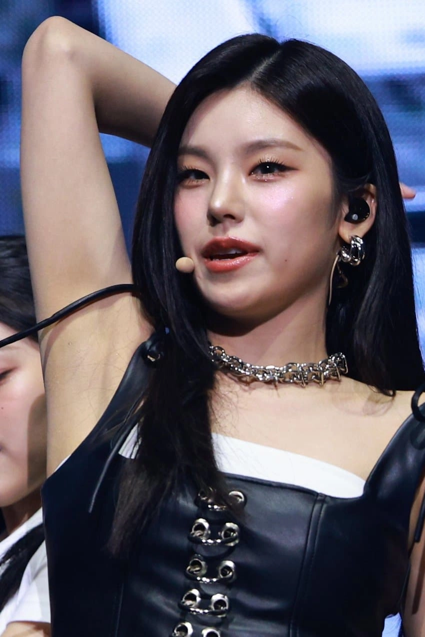 있지 예지 확대겨 실루엣 캡처