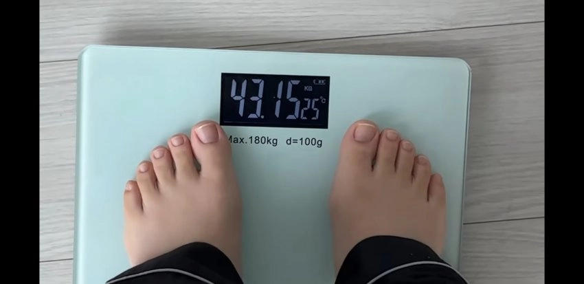 숲트리머 진자림 맨발 클로즈업된 체중 인증