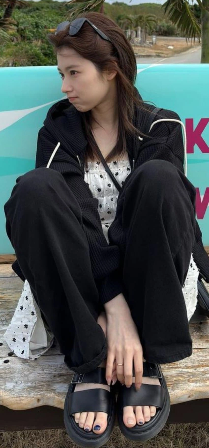사나 발톱 디테일 클로즈업 1티어 미모에 손발까지 완벽