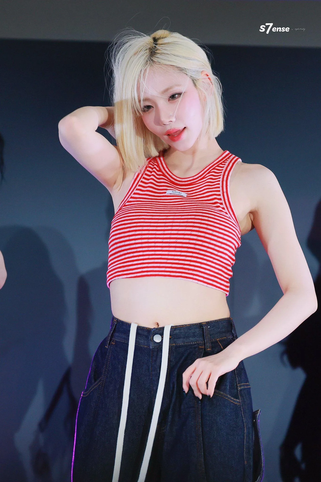 트리플에스 김나경 섹시겨 무대 조명에 비친 실루엣