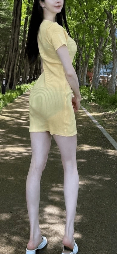 산책로 장신녀 뒷굼치 클로즈업 각도