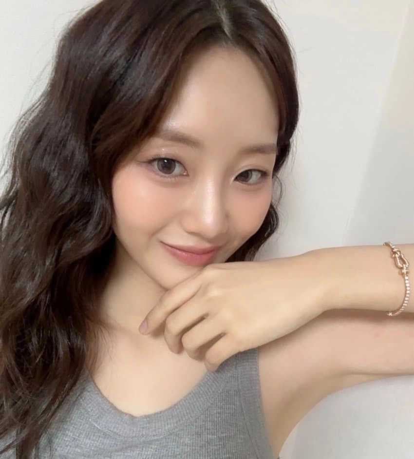 배우 조이현 맨드랑이 노출 셀카