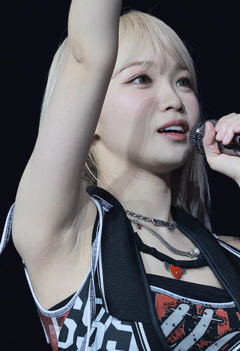 르세라핌 김채원 확대겨 제대로 잡힌 무대