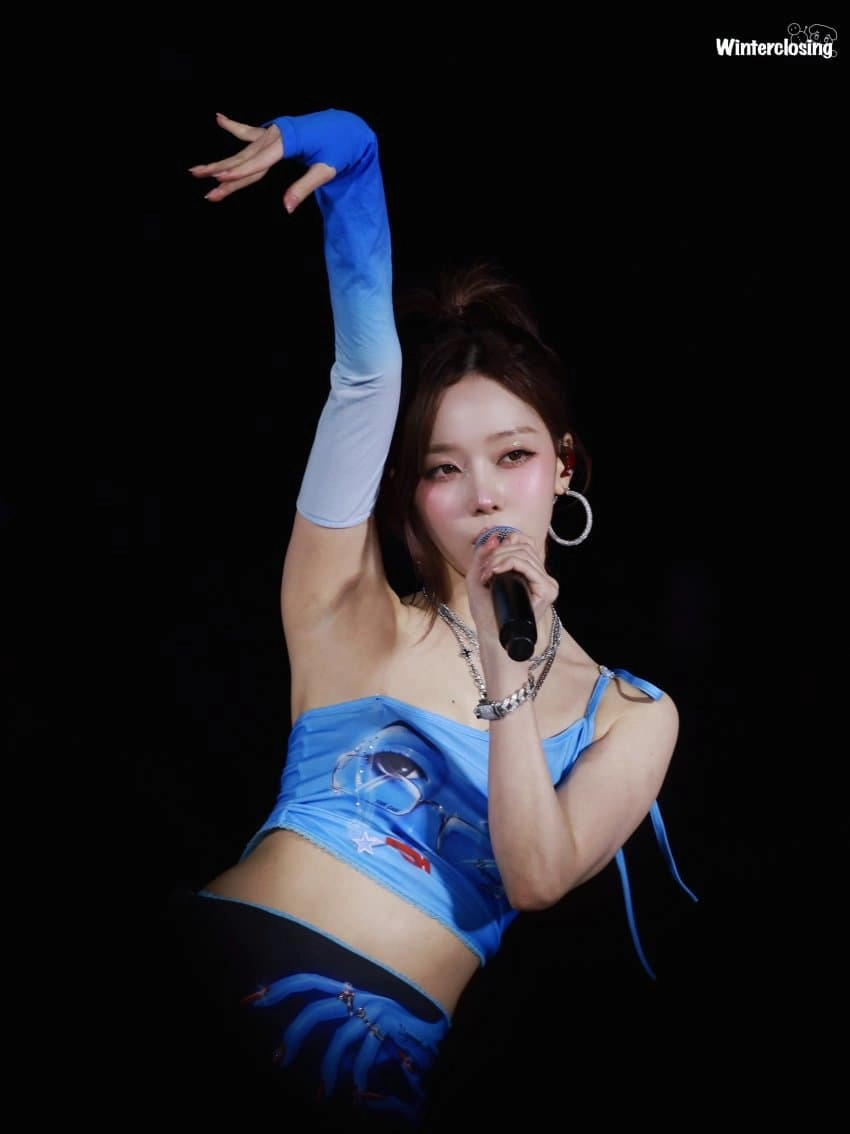 에스파 윈터 겨로즈업 시선 강탈
