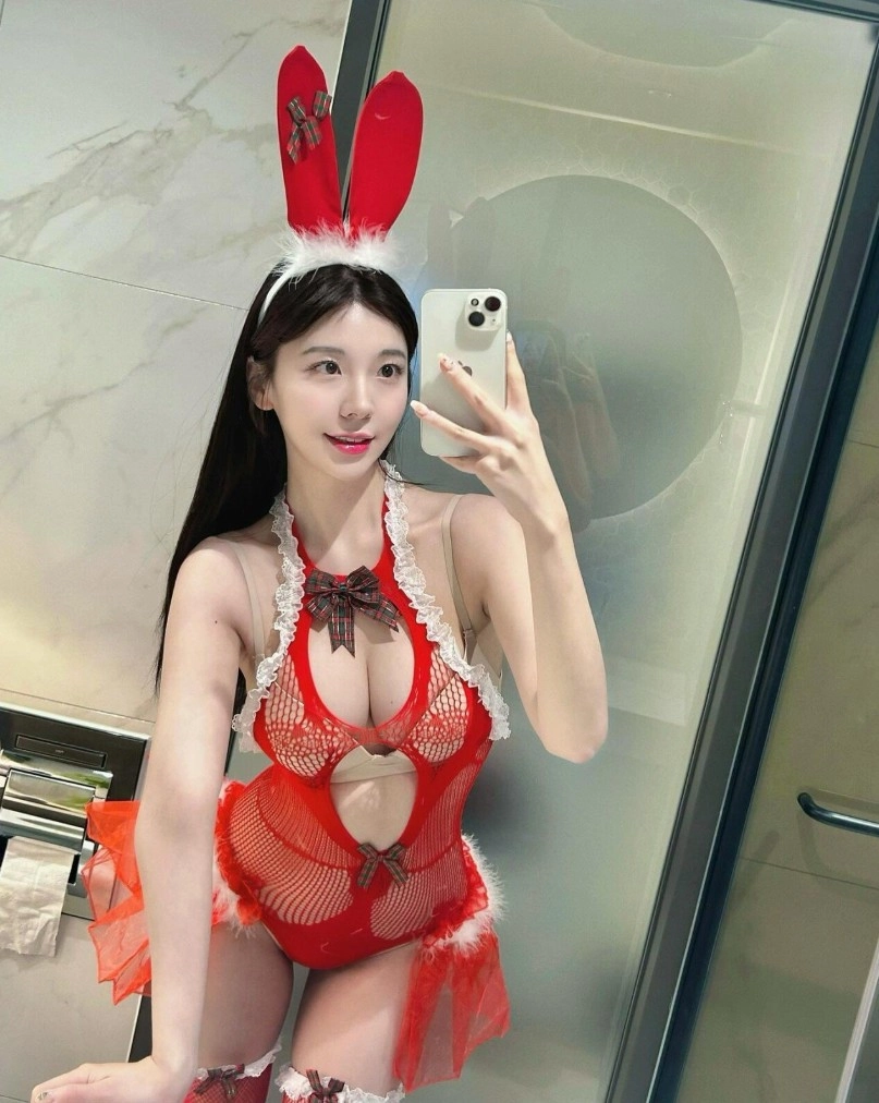 쏘블리 몸스타그램 깊은 슴골 인증샷