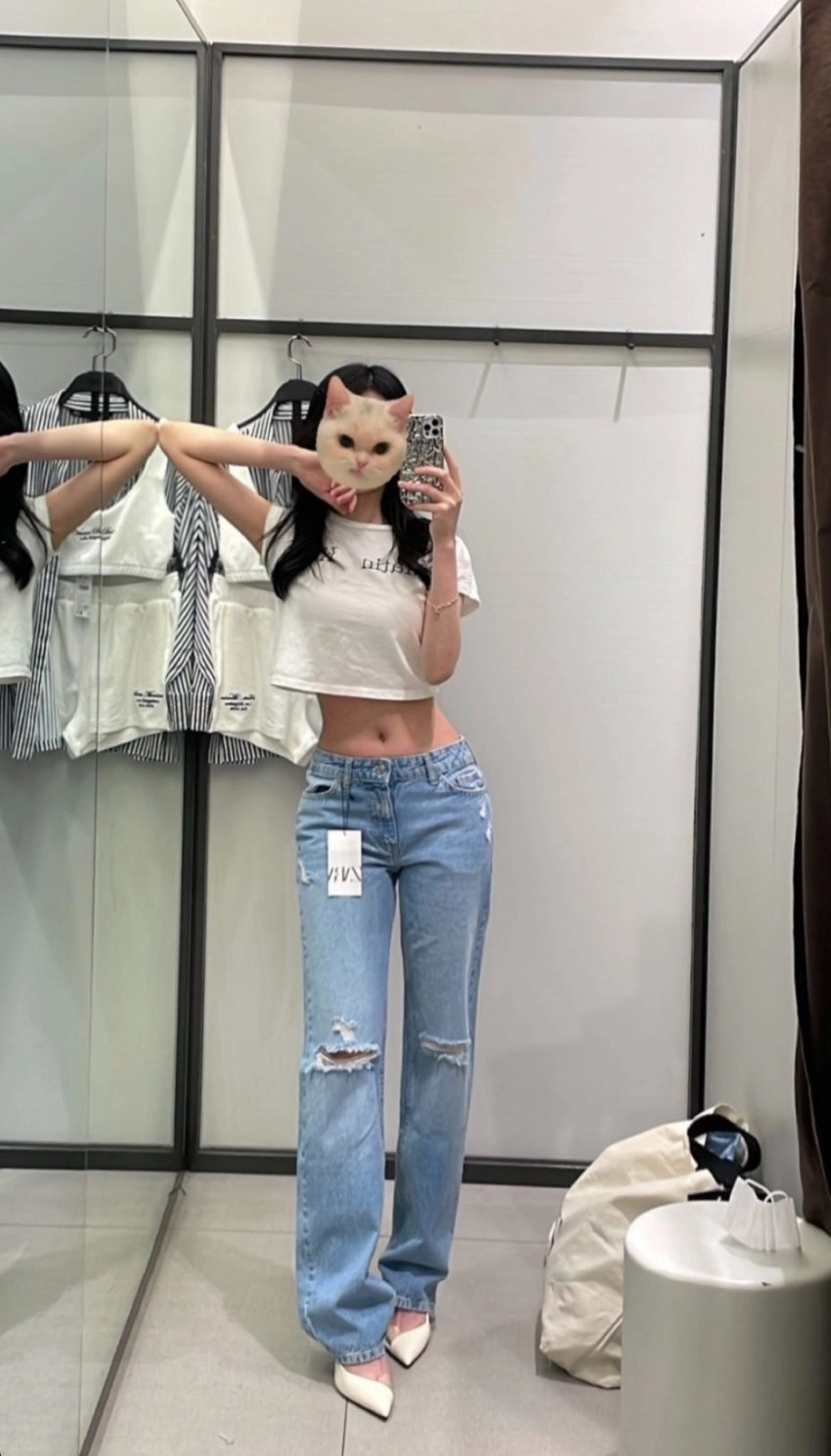 자라 탈의실에서