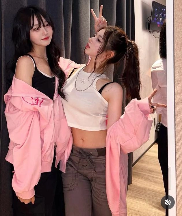 에쁜애 옆에 예쁜애