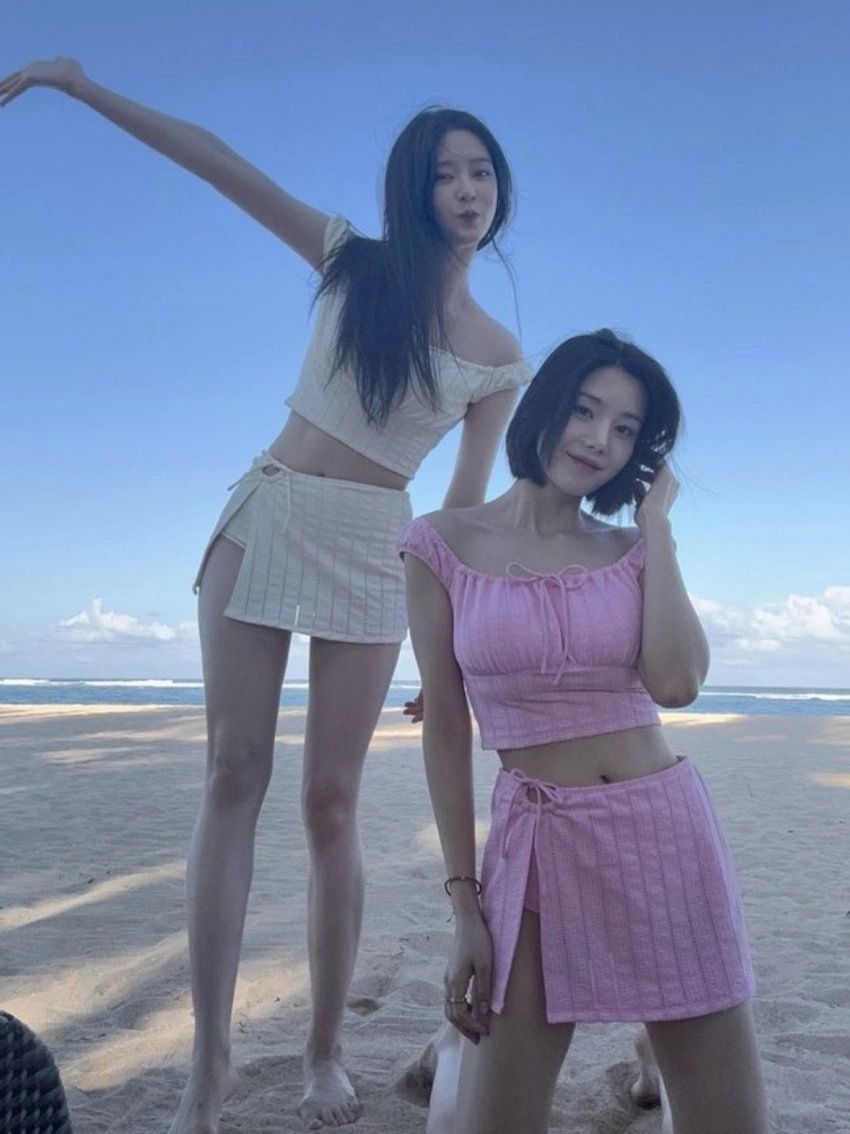 뒤에서 봐도 가슴통이 ㄷㄷ