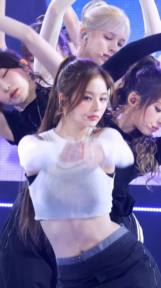 엔믹스 설윤 넓적겨 레전드 무대 겨라인 넓이 실화냐