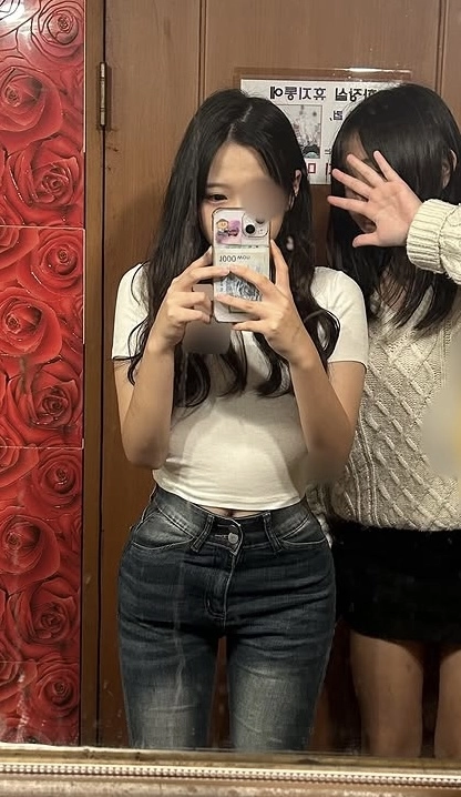 얼굴은 귀여운데 몸매는 완성형