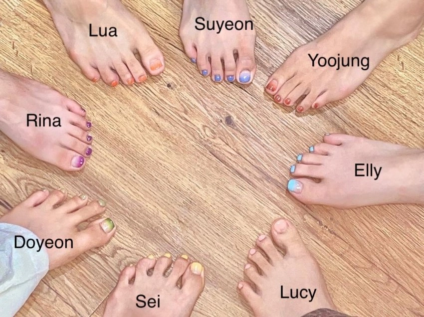 8인 8색 위키미키 페디 모음 루시부터 유정까지 발끝으로 정렬