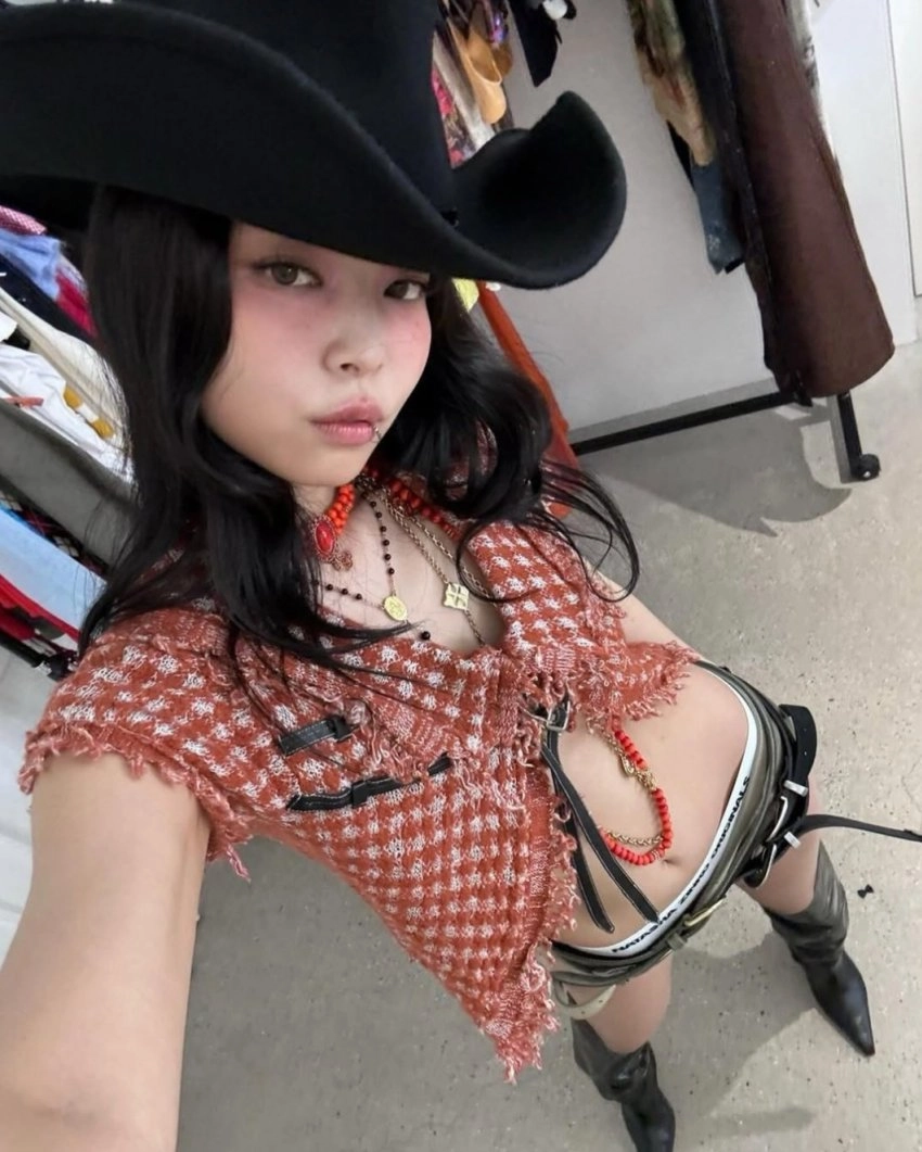 섹시한 카우보이 보안관 제니
