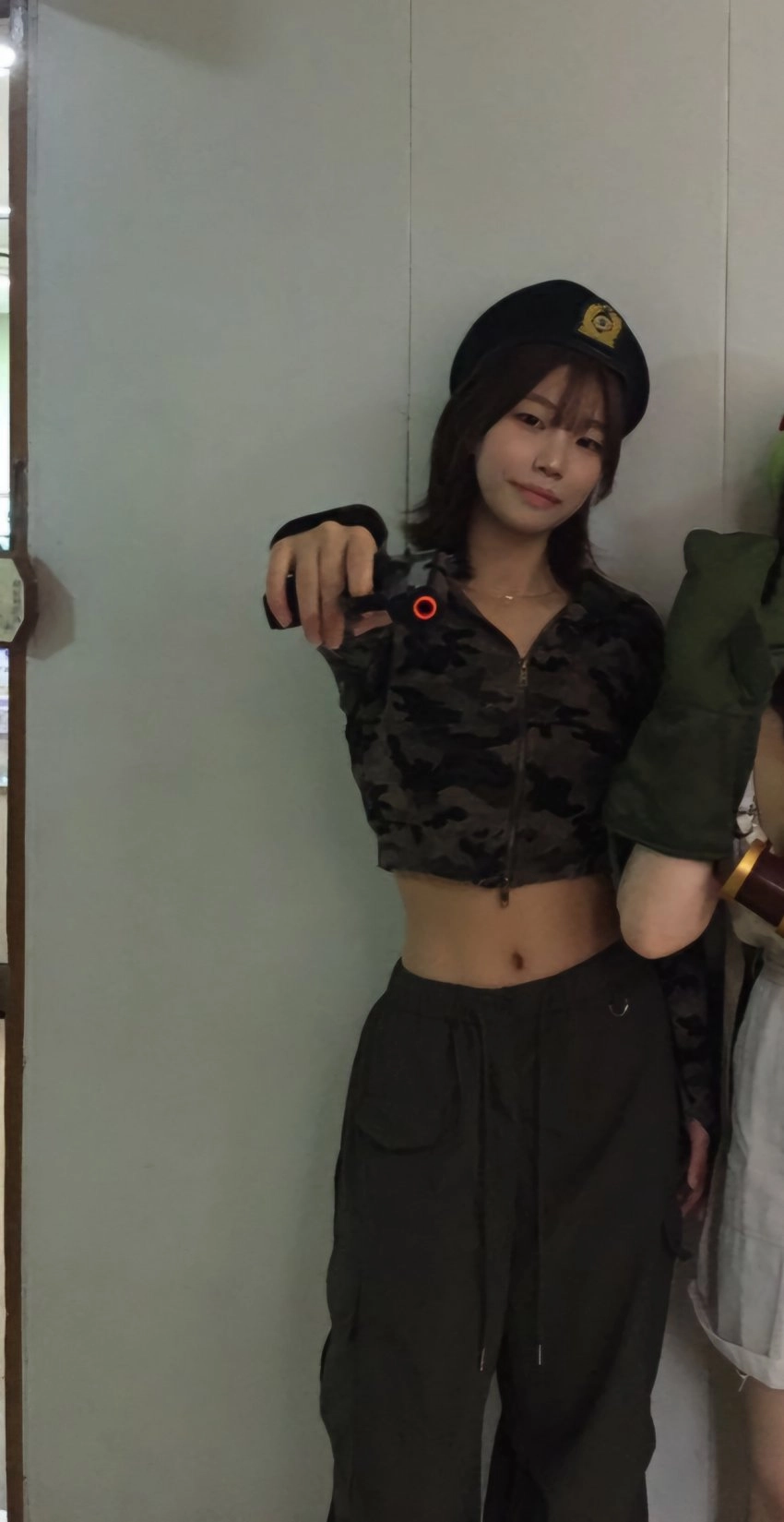 군복 코스프레 잘어울리네
