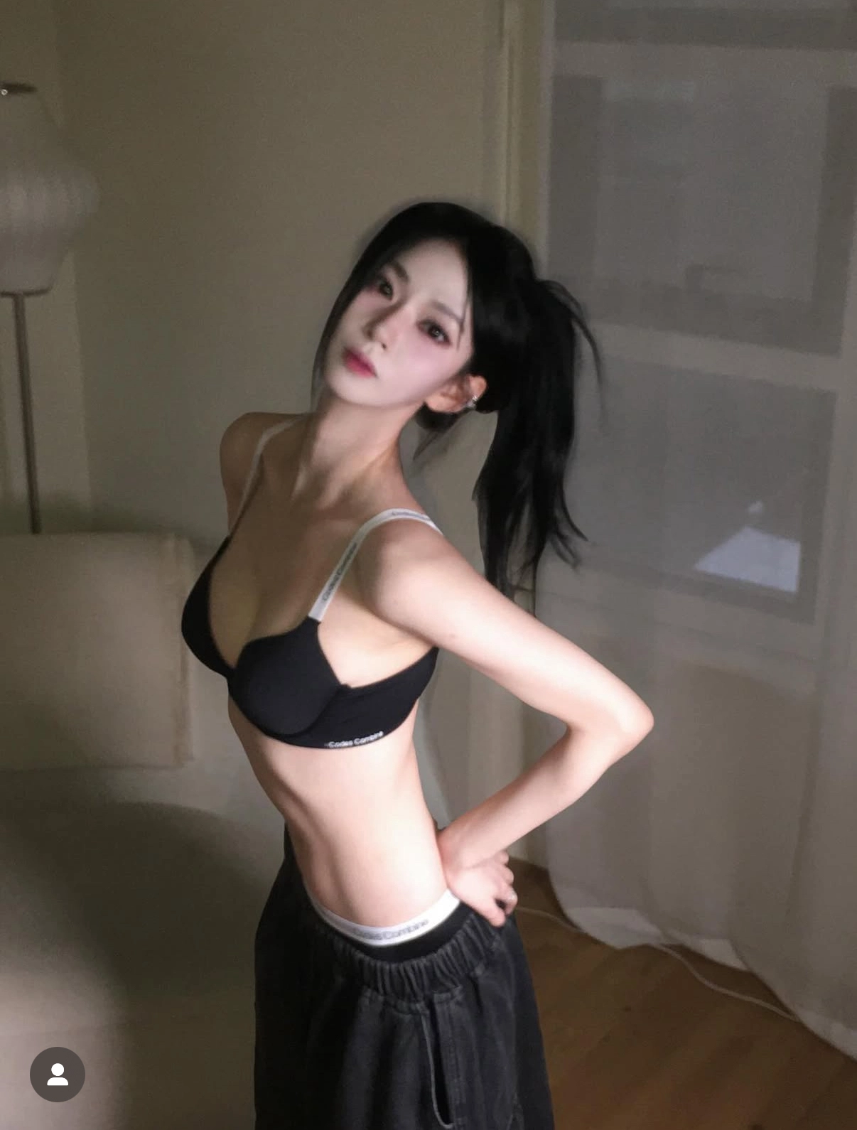 군살 1도없는 몸매