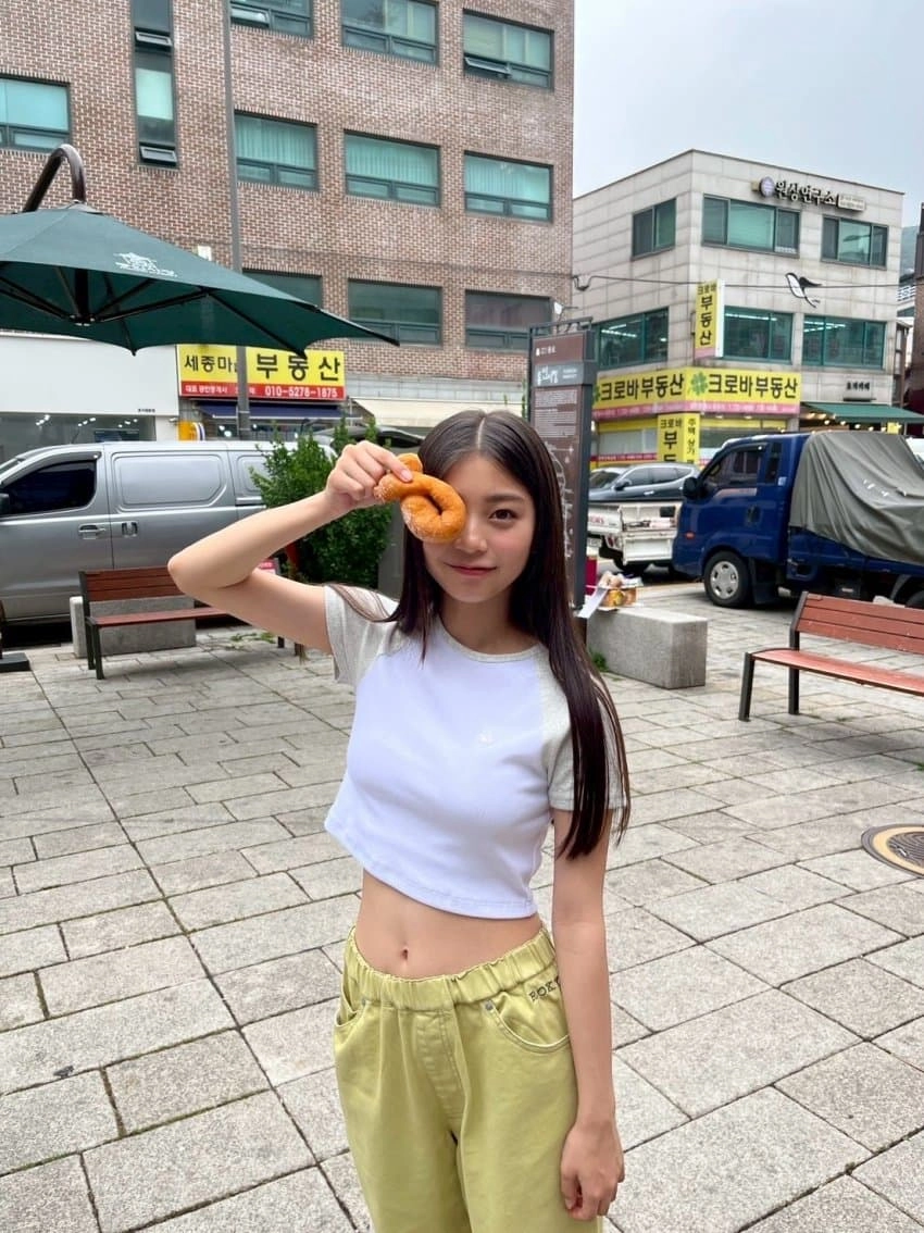 한국에 놀러온 일본 여고생