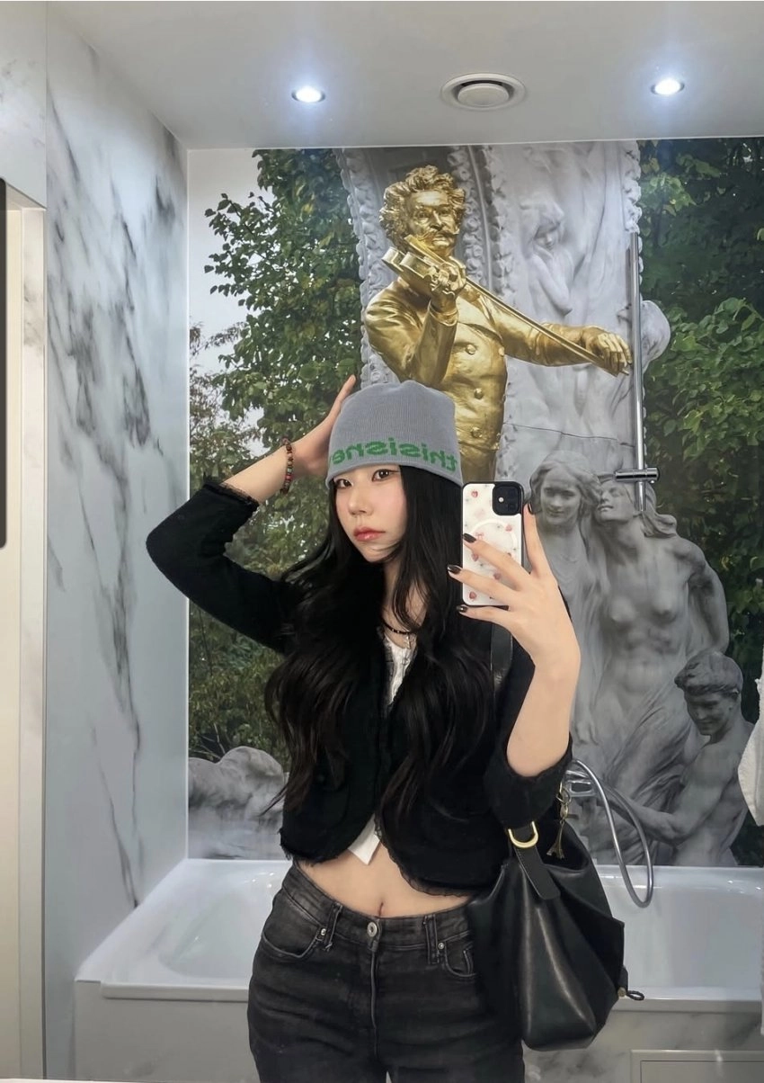 약간 채령닮은듯