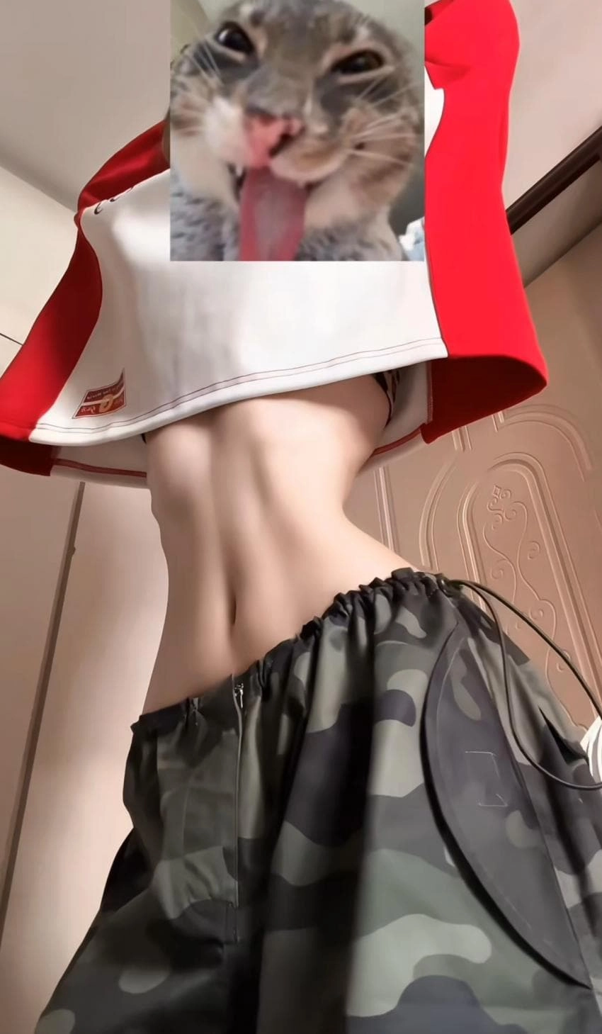 잘록한 허리 하얀 배꼽